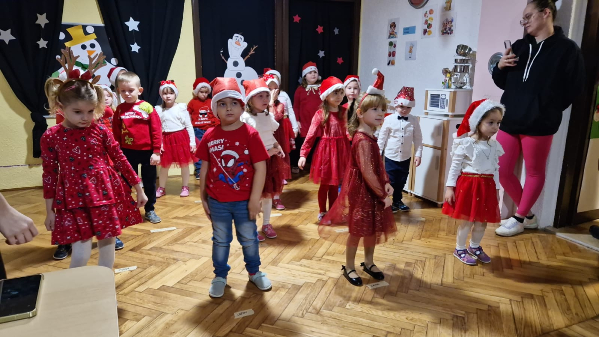 SRETAN BOŽIĆ SVIMA OD "BUBAMARI"