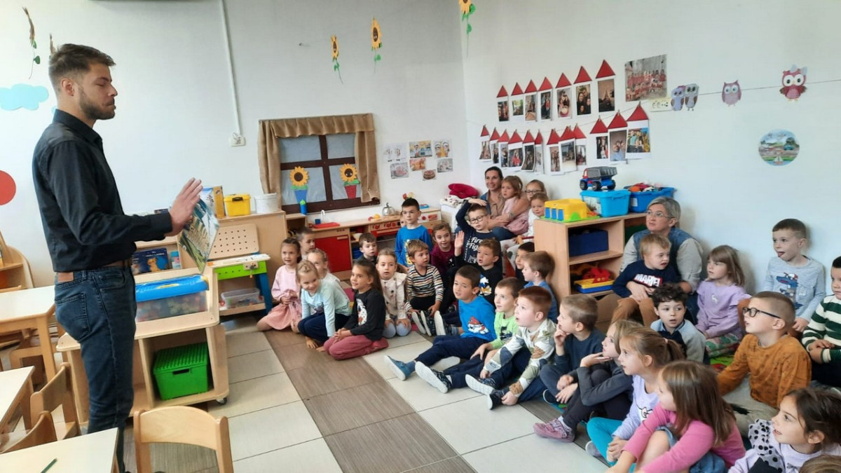 PREDSTAVLJANJE BOJANKE ''1100 GODINA HRVATSKOG KRALJEVSTVA''
